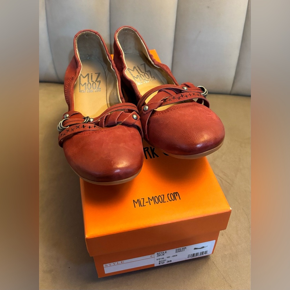 Miz Mooz Joplin flats